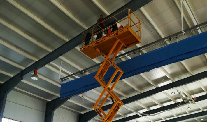 El pabell�n de deportes de La Herradura cambia la iluminaci�n por led de ahorro energ�tico